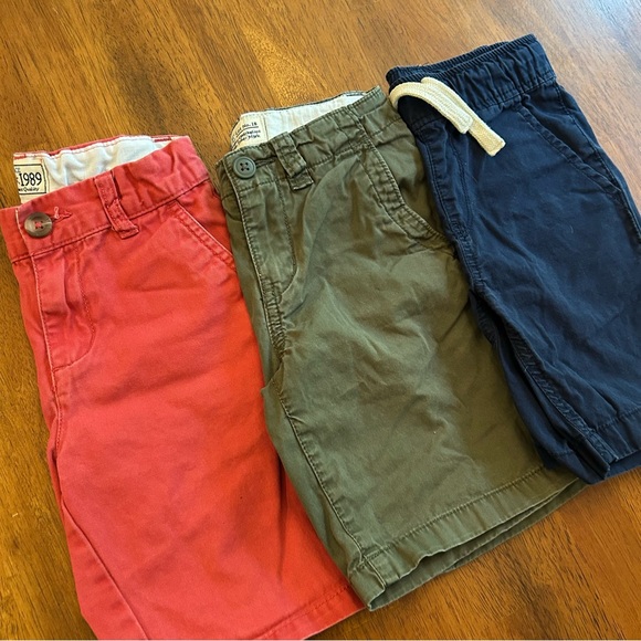 Boys’ 3-Pack Shorts | Children’s Place | Size 5
| Navy • Olive Green• Red - Picture 2 of 14